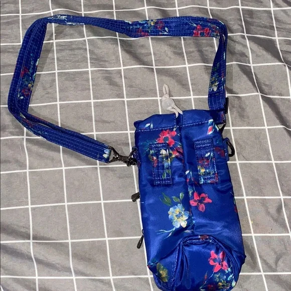 Lug Blue Floral water bottle bag holder - Picture 4 of 4